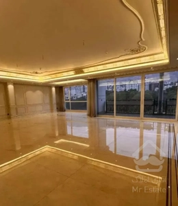 ۱۰۲متری /نوساز/سالن پرده خور/ سرمایه گذاری