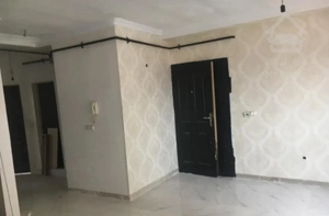 ۸۵ متر آپارتمان طبقه چهارم نزدیک ساحل