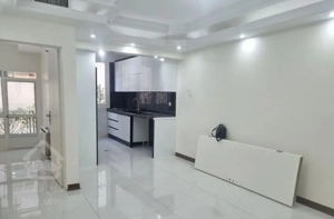 ۴۳متر /۱۰ساله /نما تراورتن / فول‌امکانات /ورزی