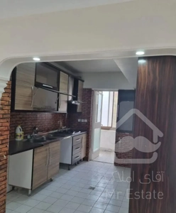 آپارتمان ۱۰۰ متری واقع در شهرک محلاتی