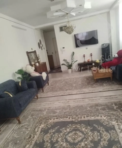 اپارتمان طبقه سوم تمیز