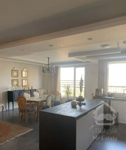 ۱۳۲ متر ۳ خواب /نوسازی شده / فول امکانات/ پرده خور