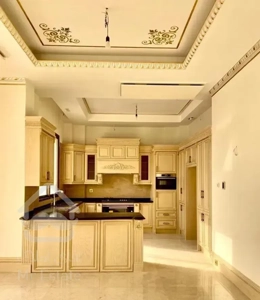 160متر سه خوابه  آجودانیه فول مشاعات