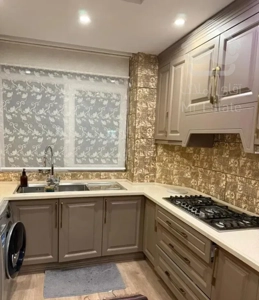 ۱۰۰ متر /سالن پرده خور /قاب میدان