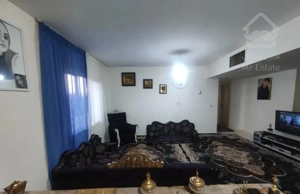 85 وکالتی شهرک ناز مجتمع عقاب با 3 بالکن