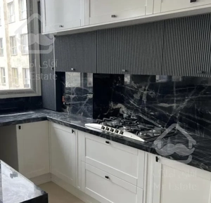 ۱۰۷متری/اباذر/ده ساله/فول بازسازی