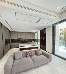 فرمانیه ۲۷۷ متر ۴ پارکینگ ۱۵ متر تراس پاگرد مجزا