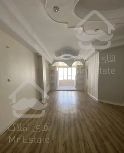 ۶۵ متر / رو به جنوب / دارای حیاط خلوت