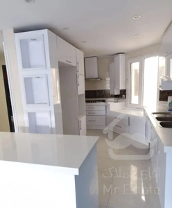 اپارتمان ۱۳۲متری بازسازی شده