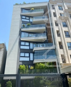 آپارتمان۱۱۰متری فول امکانات/فرمانیه شرقی