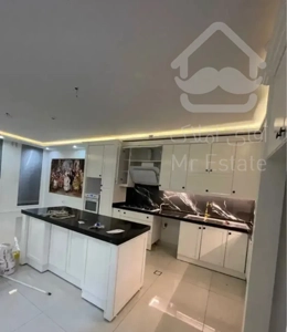 گلشن * ۱۵۵متر سه خواب * نوساز طبقه دوم