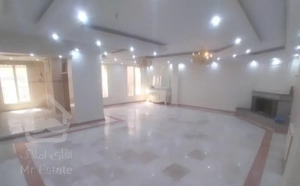 آپارتمان ۱۳۱ متری بازسازی شده