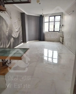 100 متر طبقه اول