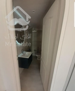 فروش واحد دو خوابه بزرگ در شهرک راه آهن