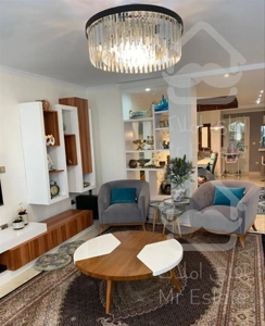 ۹۰متر/فول امکانات/خوش نقشه/آفتاب گیر