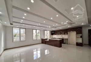 ۱۰۶متر/۲خواب/فول امکانات/سالن پرده خور/۴باغ