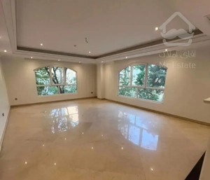 ۹۳متری/ نوساز/سالن پرده خور/بدون مشابه