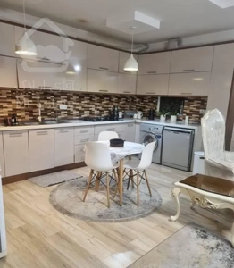 واحد ۱۲۰ متری / خیابان آزادی ( حنایی )