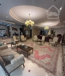 نیاوران/۲۱۵متر/۳خ/فول امکانات