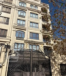 ۹۷ متر،۸ ساله،۴ باغ غربی