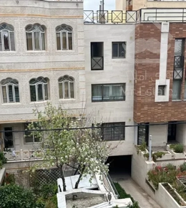 واحد واقع در خیابان خلبانان