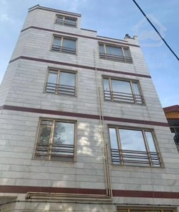 آپارتمان فروشی شیک و عالی همکف مرکز شهر جنب مصلا