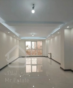 ۸۹ متر ، پونک ، خیابان معین ، سالن پرده خور قدی