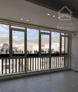 ۱۶۰ متر ۳ خواب ، ۲ پارکینگ / شمالی سمت خیابان