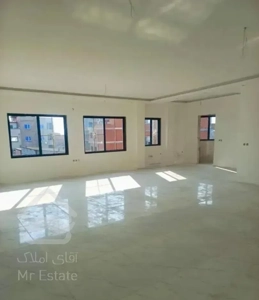 آپارتمان ۱۱۵ متری دونبش غرق در نور تک واحدی قلبشهر