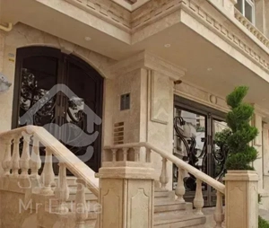 دو خوابه نوساز/تکمیل لوکس/ بر خیابان اصلی