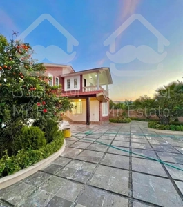 وبلا باغ شخصی سندار