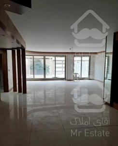 آپارتمان ۲۴۰ متد ۳ خواب طبقه همکف.هفت دست شرقی