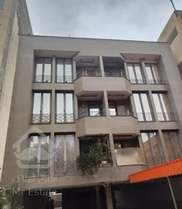 ۱۲۱ متر تکواحدی لادن ۱۷