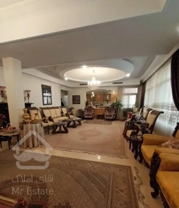 ۲۵۵متر/۴خوابه/غرق نور نقشه/۲پارکینگ سندی/تاپ لوکیش