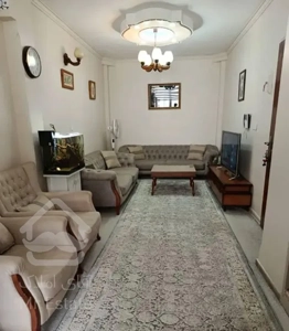 ۴۰متر/۱۳ساله/تک واحدی/طبقه۲ سندی/خ طاهری