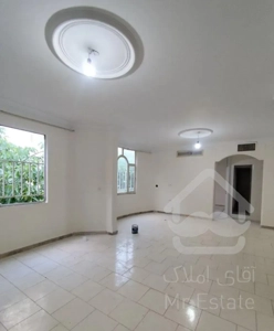 دلارام/اقبال برسلانی/ دو قدمی مترو/طبقه اول ۹۰متری