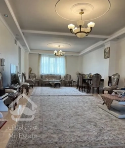 آپارتمان ۱۴۷متری/سه خواب/ویلا شهر/سند تکبرگ