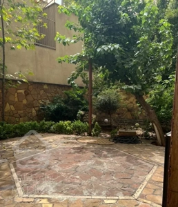 نیاوران 330متر 4خواب مستر آبی فعال طبقه اخر