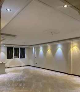 ۱۳۰ متر ۳خواب سالن غرق در نور