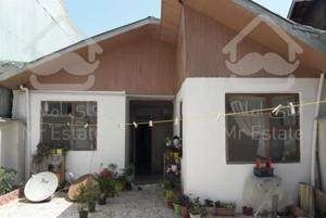 خانه ویلایی وسط شهر