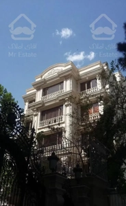 ۲۰۰ متر آپارتمان برند*قلب دروس*کلید نخورده