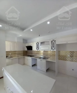 واحد ۱۴۰ متری.۳خواب//کلیدنخورده/فلکه پنجم