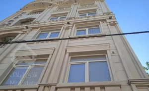 ۸۰ متر / دو خواب  / تراورتن / چهارباغ غربی