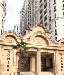 ۱۱۰متر ویودار قابل تبدیل  رونیکاپالاس افتاب خور