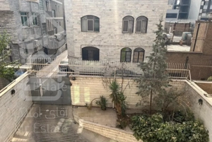 اپارتمان ۶۲ متری  نزدیک میدان انقلاب و جمالزاده