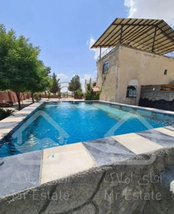 ویلا و باغ زیبا استخر دار