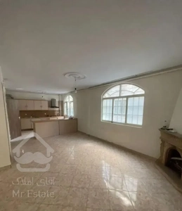 ۶۶ متری خوش نقشه نورگیر فوق العاده واقع در جمهوری