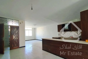 ۹۰ متر دو خواب تاپ لوکیشن خیابان (۱۵۴ )