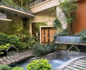 240 متر غرق در‌نور/نیاوران،گل‌سنگ