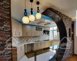 ۸۰متر/سالن‌پرده‌خور/خوش‌نقشه/کم‌واحد/سالن‌یک‌تیکه